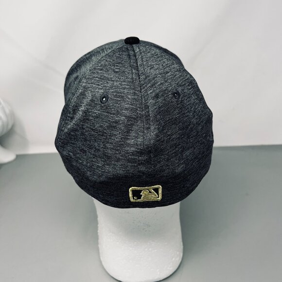 Cubs World Series‎ Champion 2016 Mens Hat One Size Gray Black New Era 39Thirty - Picture 3 of 8